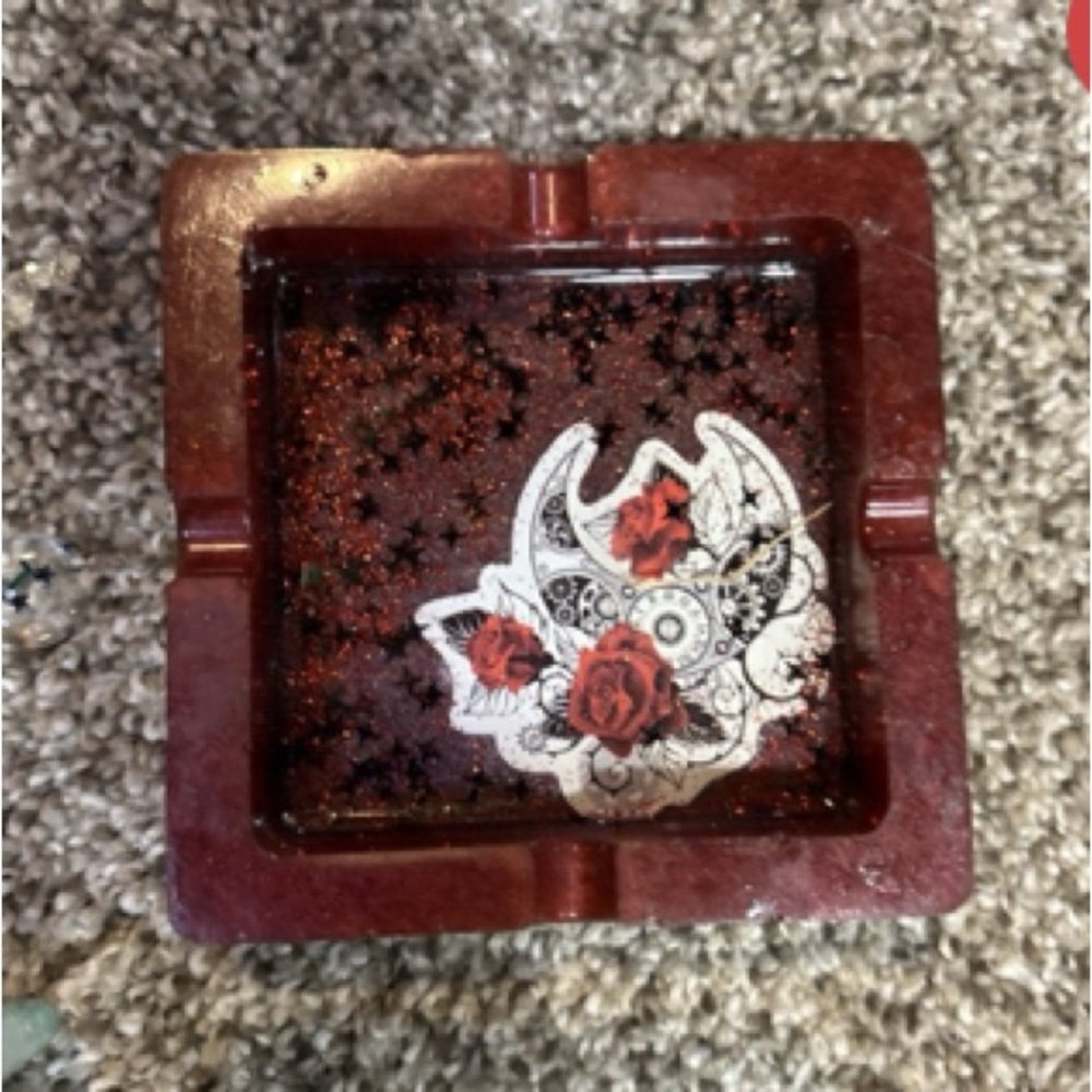 Homemade Red resin Glitter Ashtray with Rose Design